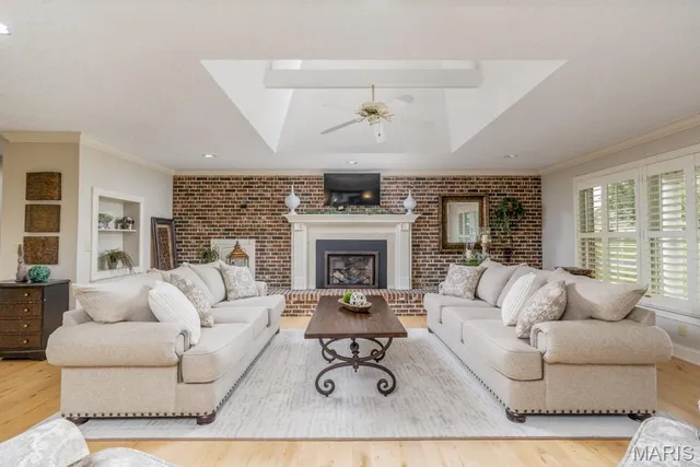 $625,000 | 216 Coach Road, Lebanon, MO 65536