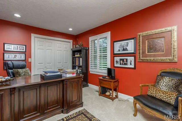 $625,000 | 216 Coach Road, Lebanon, MO 65536