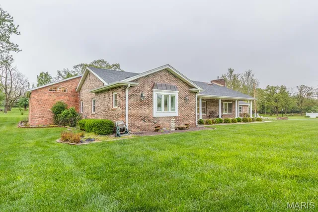 $625,000 | 216 Coach Road, Lebanon, MO 65536