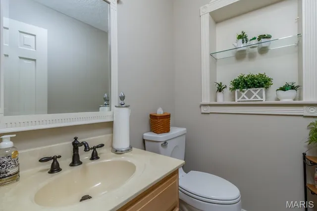 $625,000 | 216 Coach Road, Lebanon, MO 65536