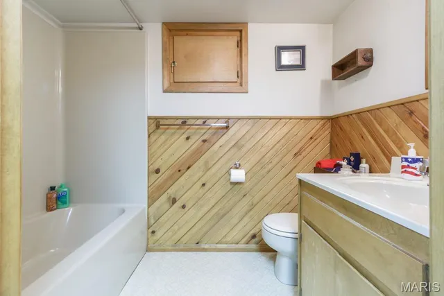 $625,000 | 216 Coach Road, Lebanon, MO 65536