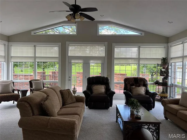 $625,000 | 216 Coach Road, Lebanon, MO 65536