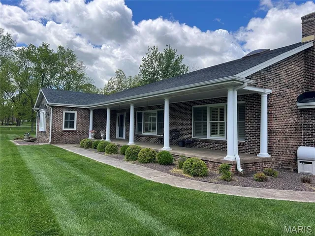 $625,000 | 216 Coach Road, Lebanon, MO 65536