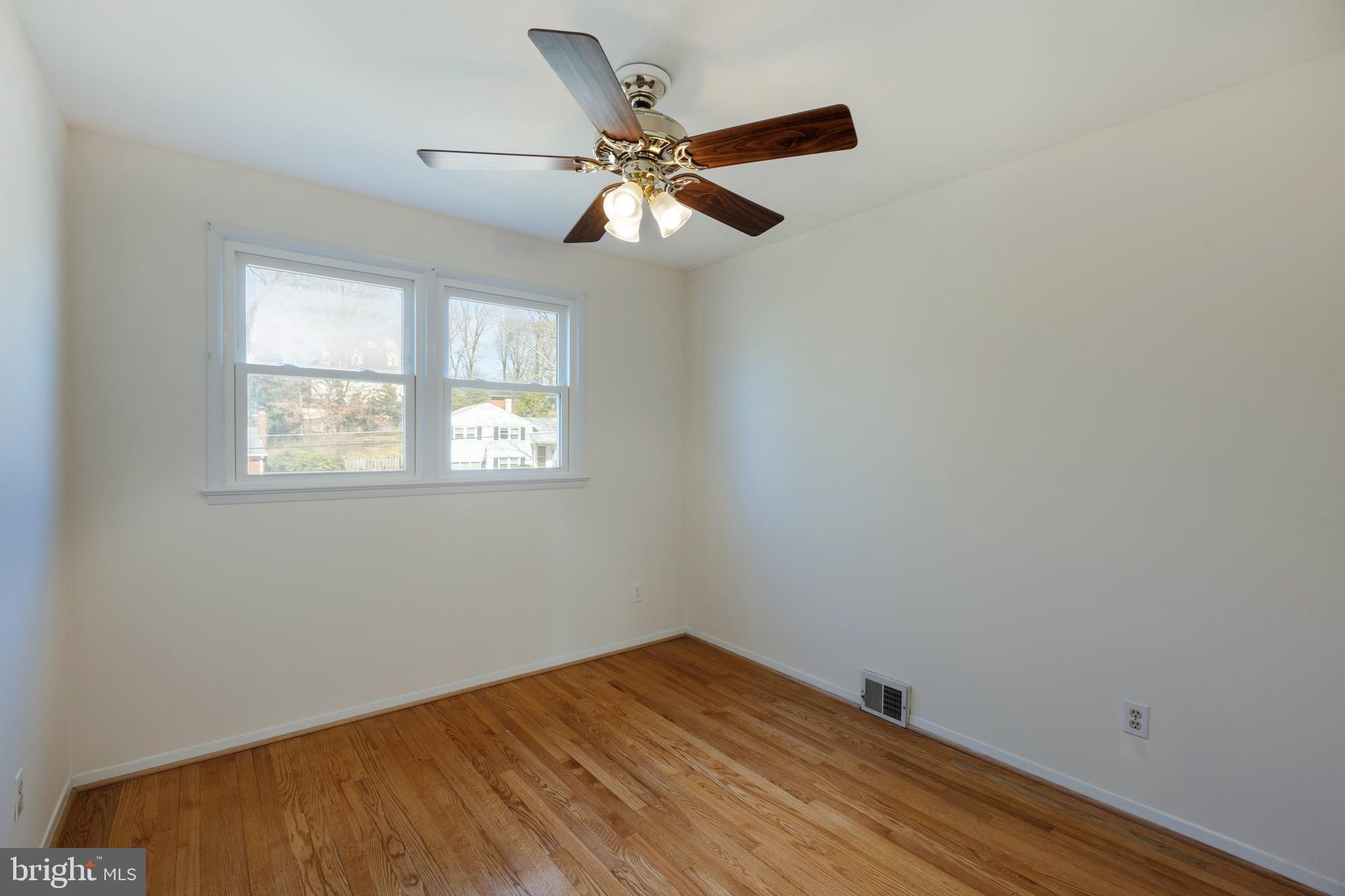 7414 Gary Street Springfield, VA 22150 - Photo 19 of 34 2nd fl. bedroom 3
