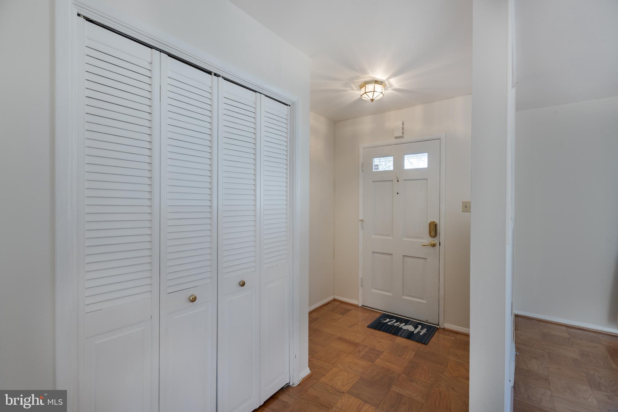 7414 Gary Street Springfield, VA 22150 - Photo 2 of 34 Entry