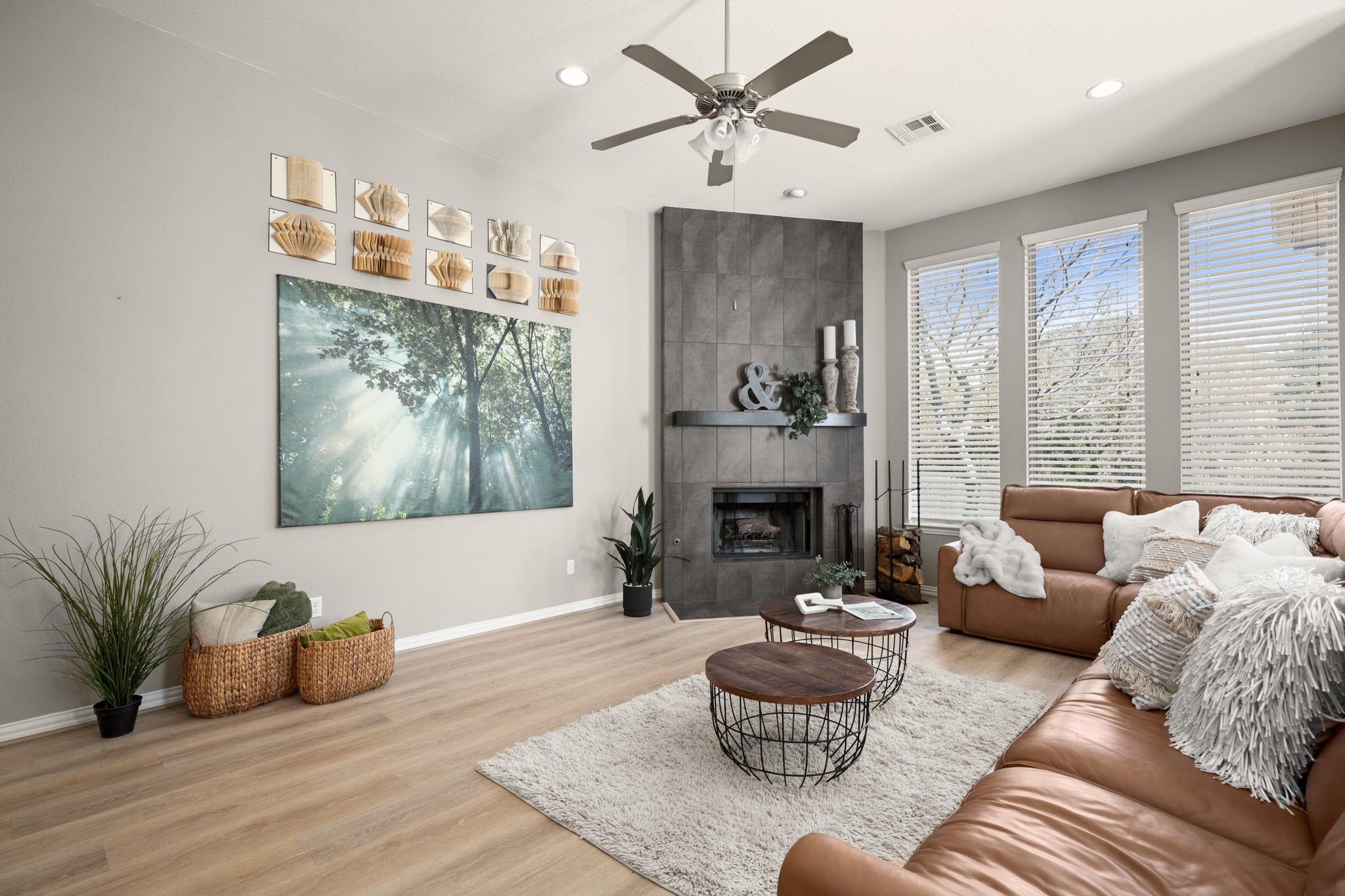 304 Fort Cobb Way Georgetown, TX 78628 - Photo 3 of 31