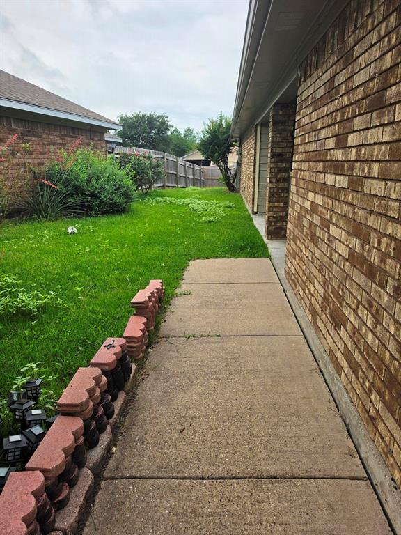 1416 Hackamore Street Mesquite, TX 75149 - Photo 2 of 16
