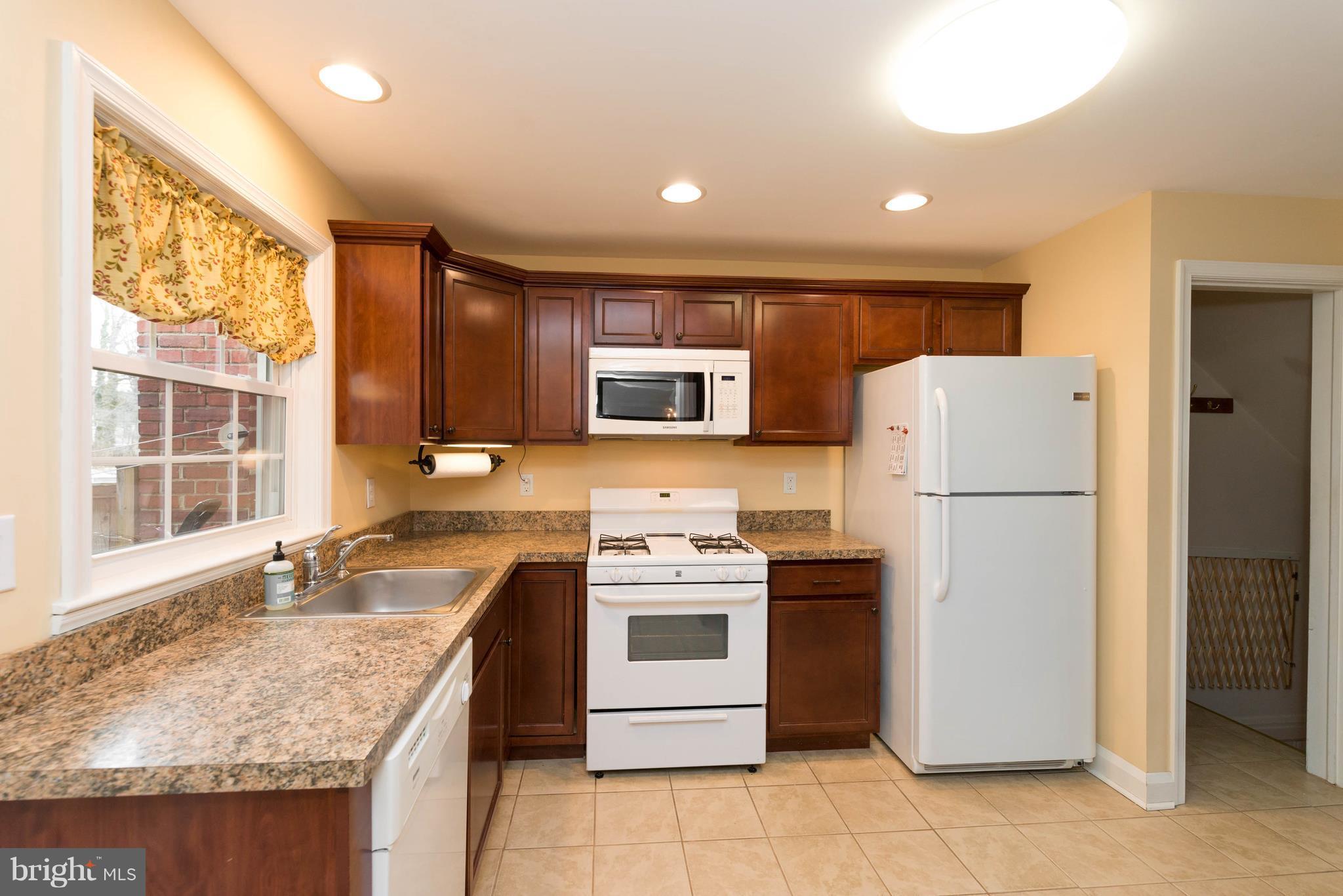 1808 Edgewood Road Towson, MD 21286 - Photo 11 of 30 Kitchen