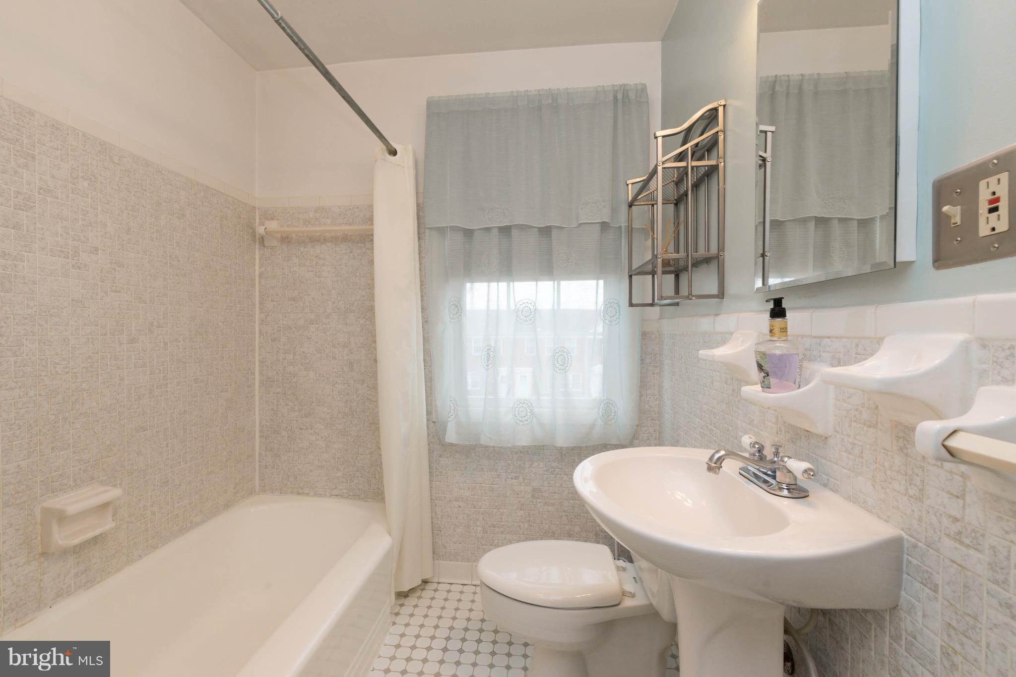 1808 Edgewood Road Towson, MD 21286 - Photo 17 of 30 Bath