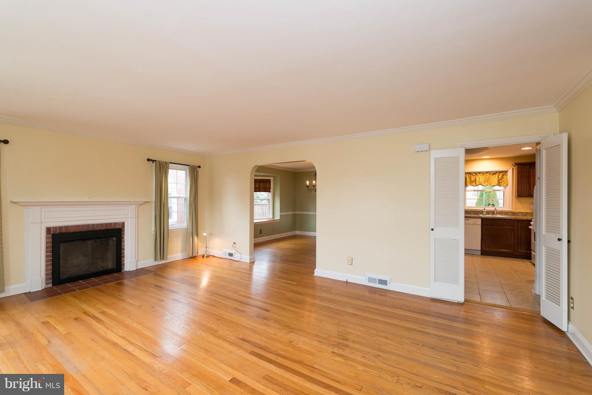 1808 Edgewood Road Towson, MD 21286 - Photo 6 of 30 Living Room