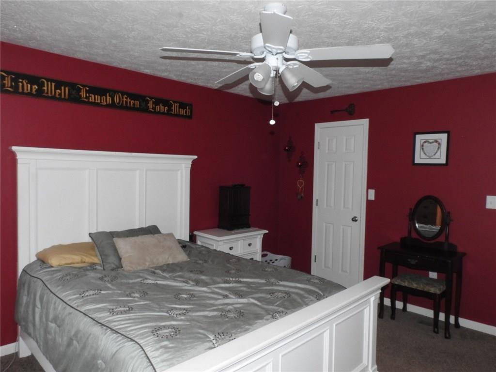 409 Summit Court Houston, PA 15342 - Photo 14 of 25
