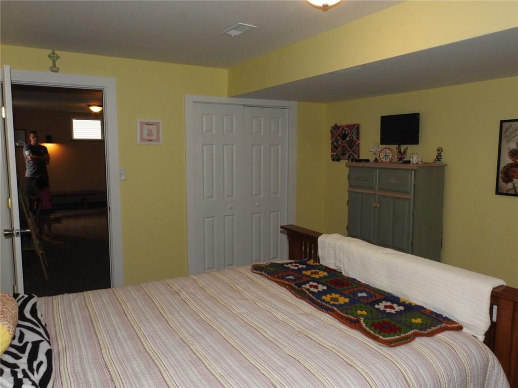 409 Summit Court Houston, PA 15342 - Photo 22 of 25