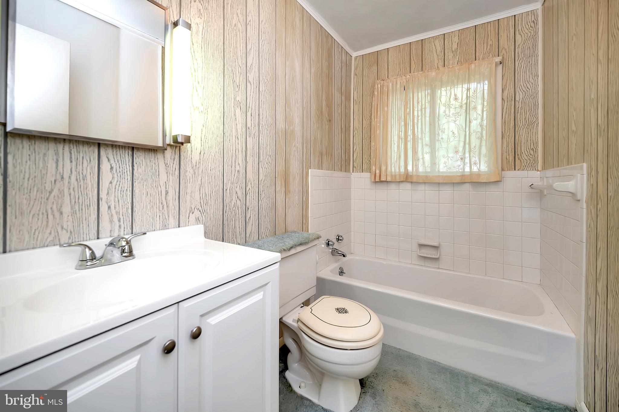 129 Greenspring Road Locust Grove, VA 22508 - Photo 18 of 27 En-suite bath