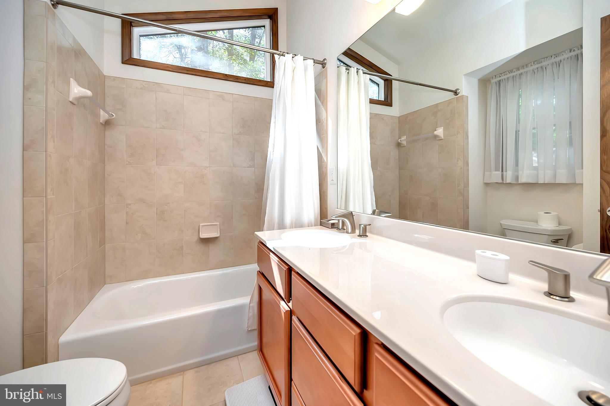 129 Greenspring Road Locust Grove, VA 22508 - Photo 21 of 27 En-suite bath with double vanity