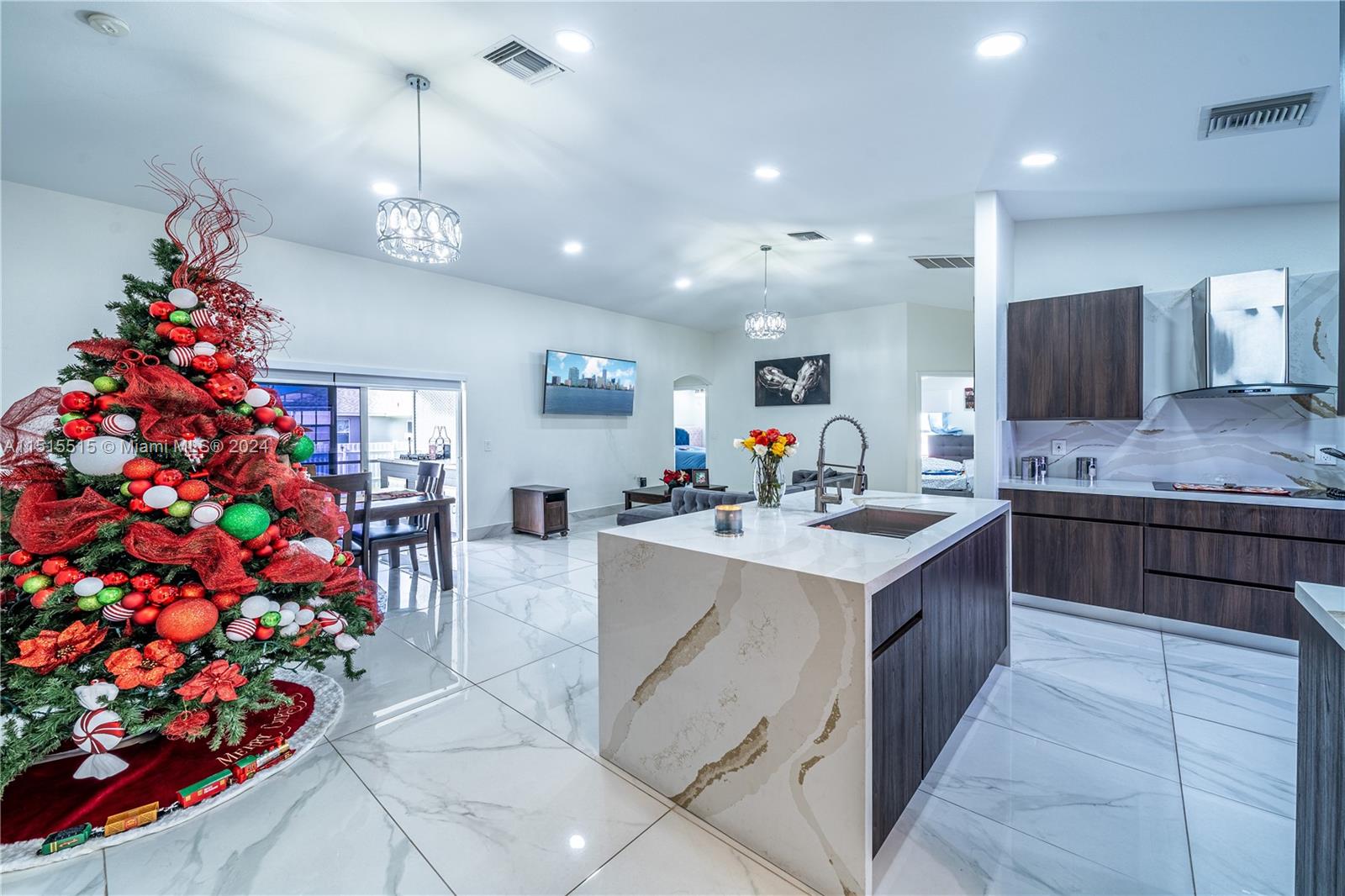 1136 Northeast 5th Ave  