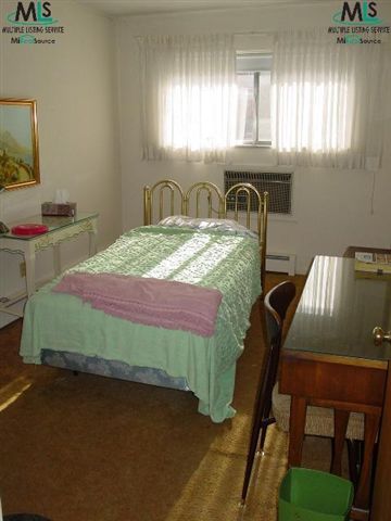 23371 Kelly Road, Unit 6 Eastpointe, MI 48021 - Photo 7 of 9 31061703-6.JPG