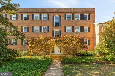 $198,000 | 5010 Columbia Pike, Unit 6, Arlington, VA 22204