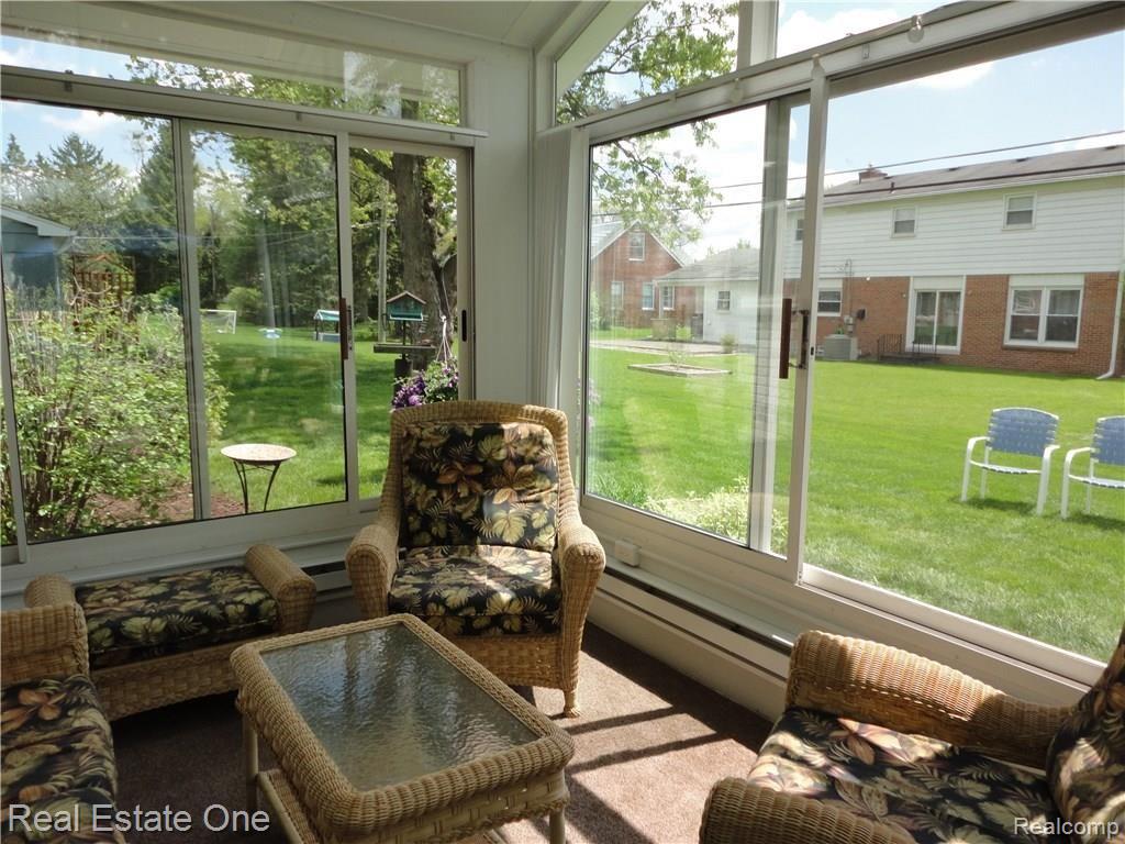 32305 Baintree Road Farmington Hills, MI 48334 - Photo 15 of 53
