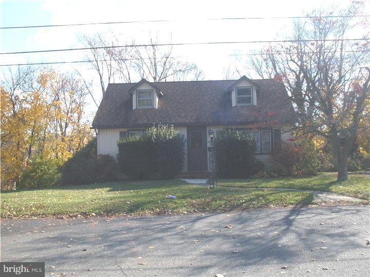 155 Ridge Boulevard Brookhaven, PA 19015 - Photo 2 of 12 Exterior