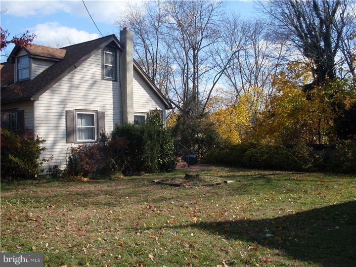 155 Ridge Boulevard Brookhaven, PA 19015 - Photo 11 of 12 Exterior Side