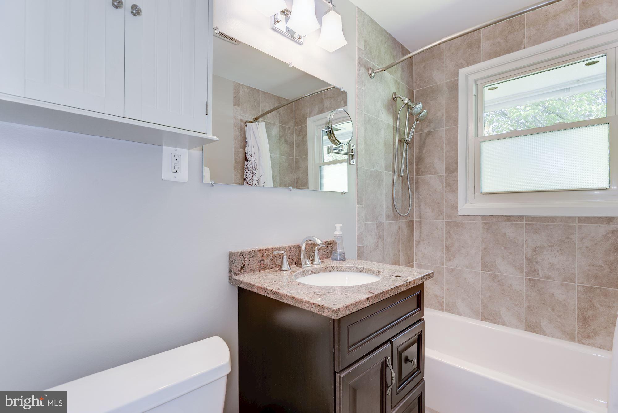 7027 Oak Ridge Road Falls Church, VA 22042 - Photo 16 of 30 Upper Level Bath