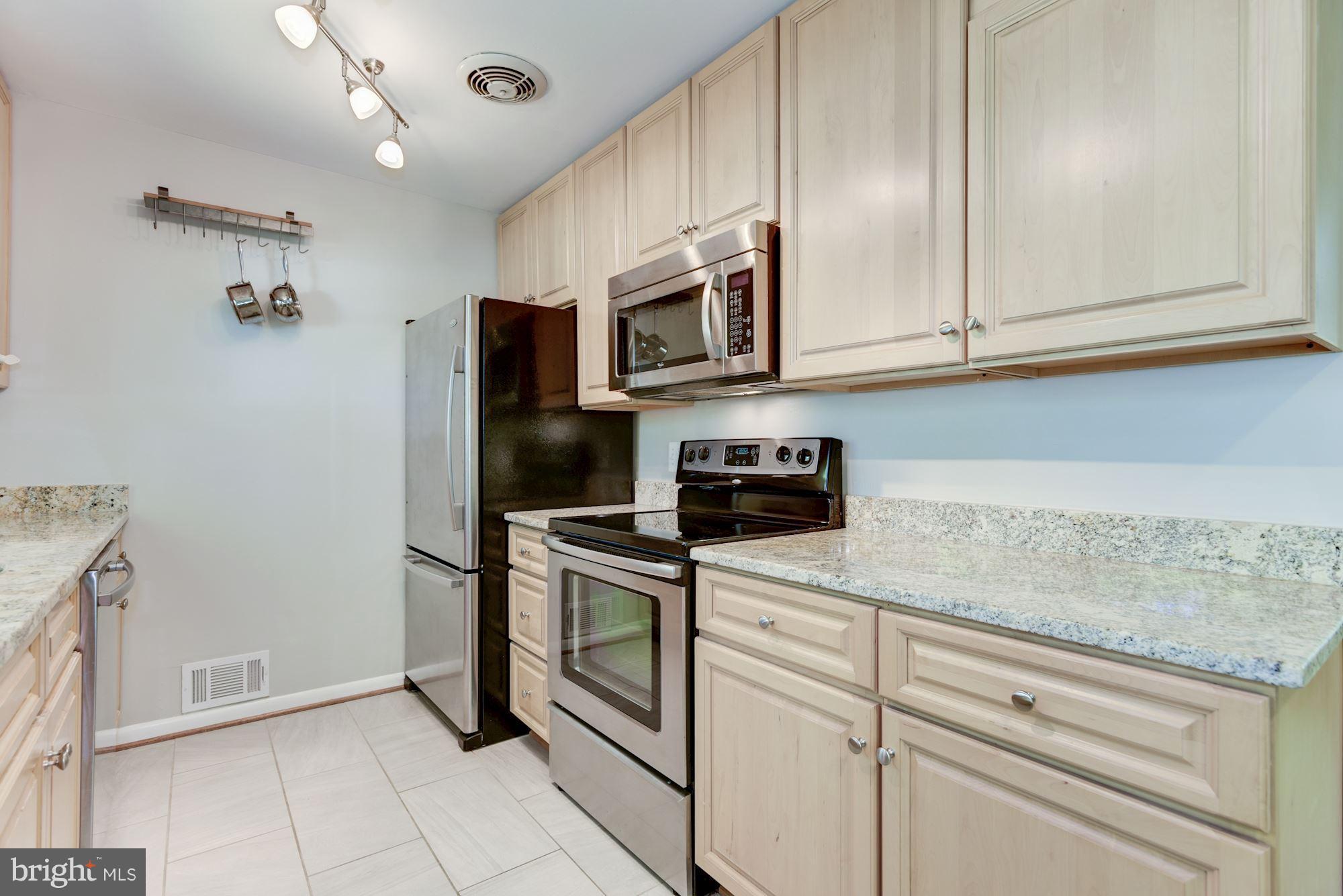 7027 Oak Ridge Road Falls Church, VA 22042 - Photo 9 of 30 Kitchen