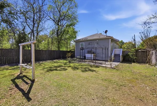 a view of a house with swimming pool