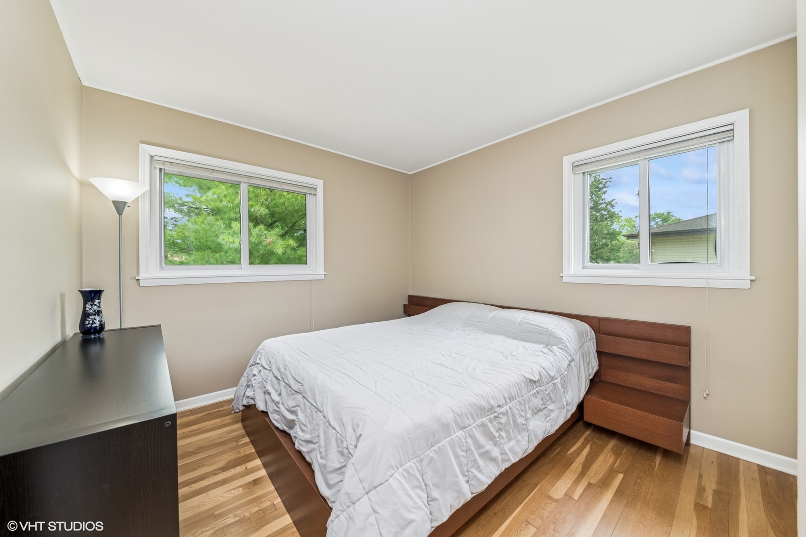 320 Pleasant Street Hoffman Estates, IL 60169 - Photo 10 of 21