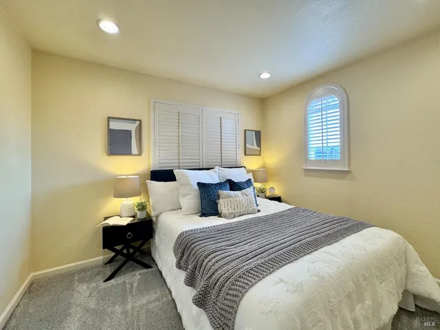 $1,147,000 | 33 Cove Court, Napa, CA 94559