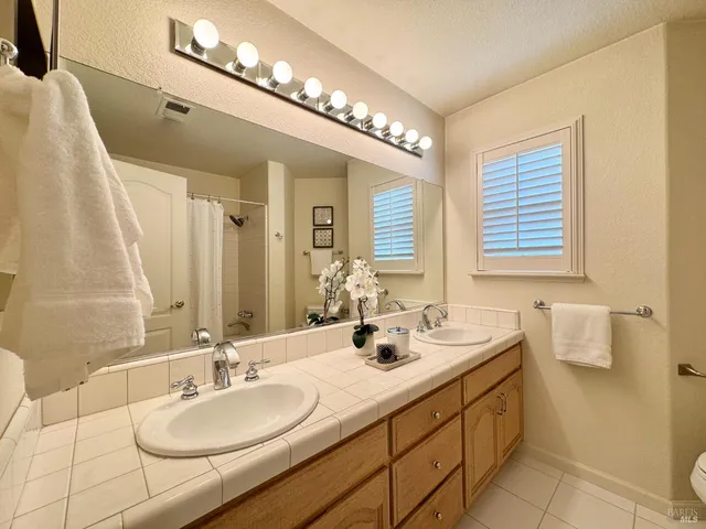 $1,147,000 | 33 Cove Court, Napa, CA 94559