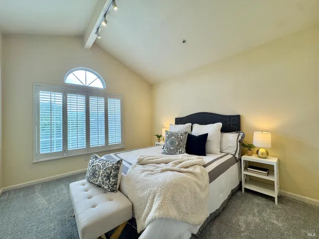 $1,147,000 | 33 Cove Court, Napa, CA 94559