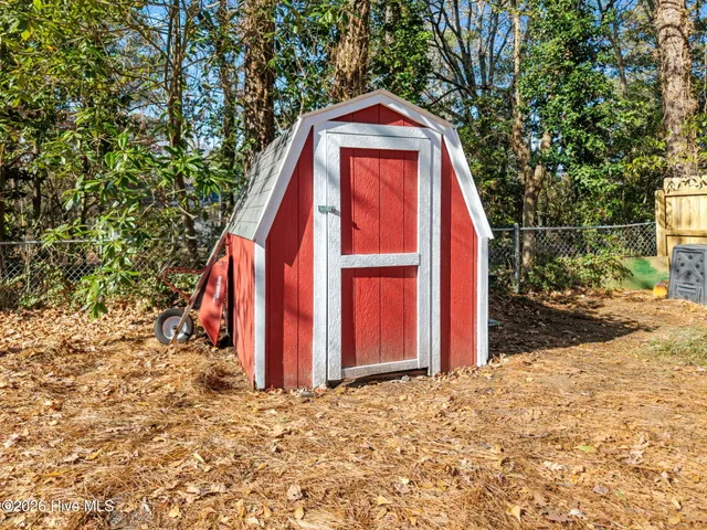 $240,000 | 100 Woodstock Drive, Greenville, NC 27834