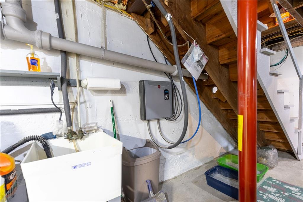 626 West Main Street Everett, PA 15537 - Photo 23 of 32 a bathroom with a sink and a mirror