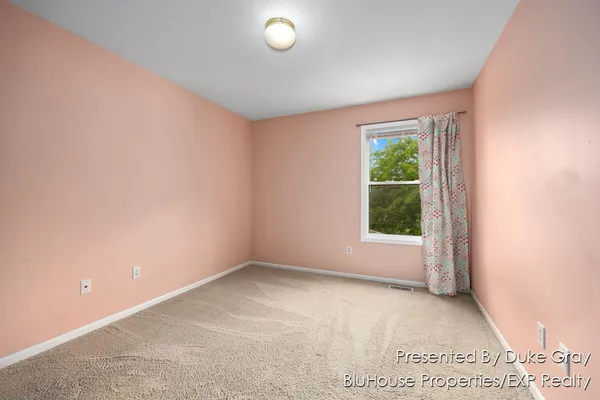 $2,800 | 5542 Boxwood Court Southeast, Grand Rapids, MI 49512