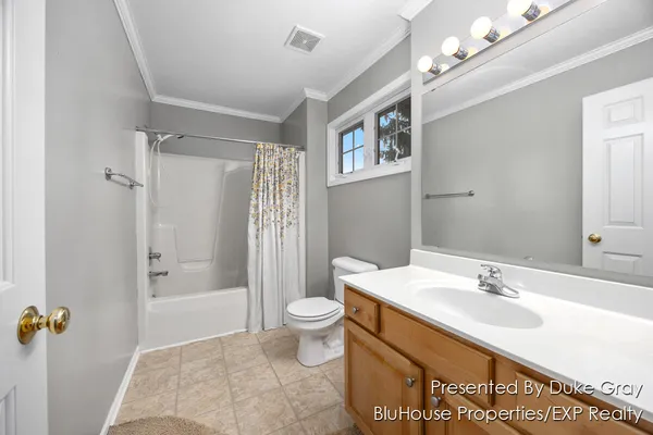 $2,800 | 5542 Boxwood Court Southeast, Grand Rapids, MI 49512