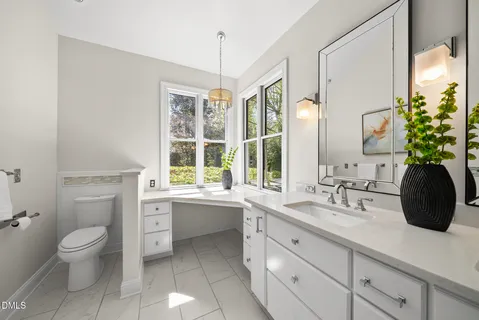 $850,000 | 306 Helmsdale Drive, Chapel Hill, NC 27517