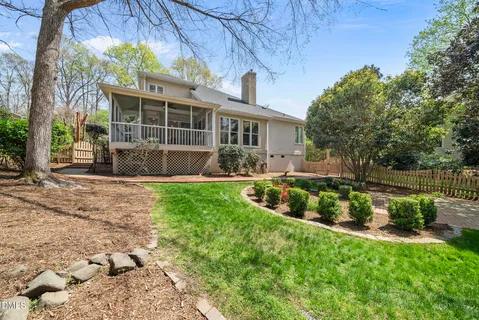 $850,000 | 306 Helmsdale Drive, Chapel Hill, NC 27517