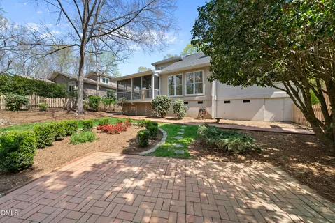 $850,000 | 306 Helmsdale Drive, Chapel Hill, NC 27517