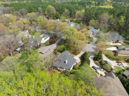 $850,000 | 306 Helmsdale Drive, Chapel Hill, NC 27517