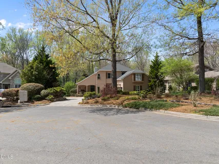 $850,000 | 306 Helmsdale Drive, Chapel Hill, NC 27517