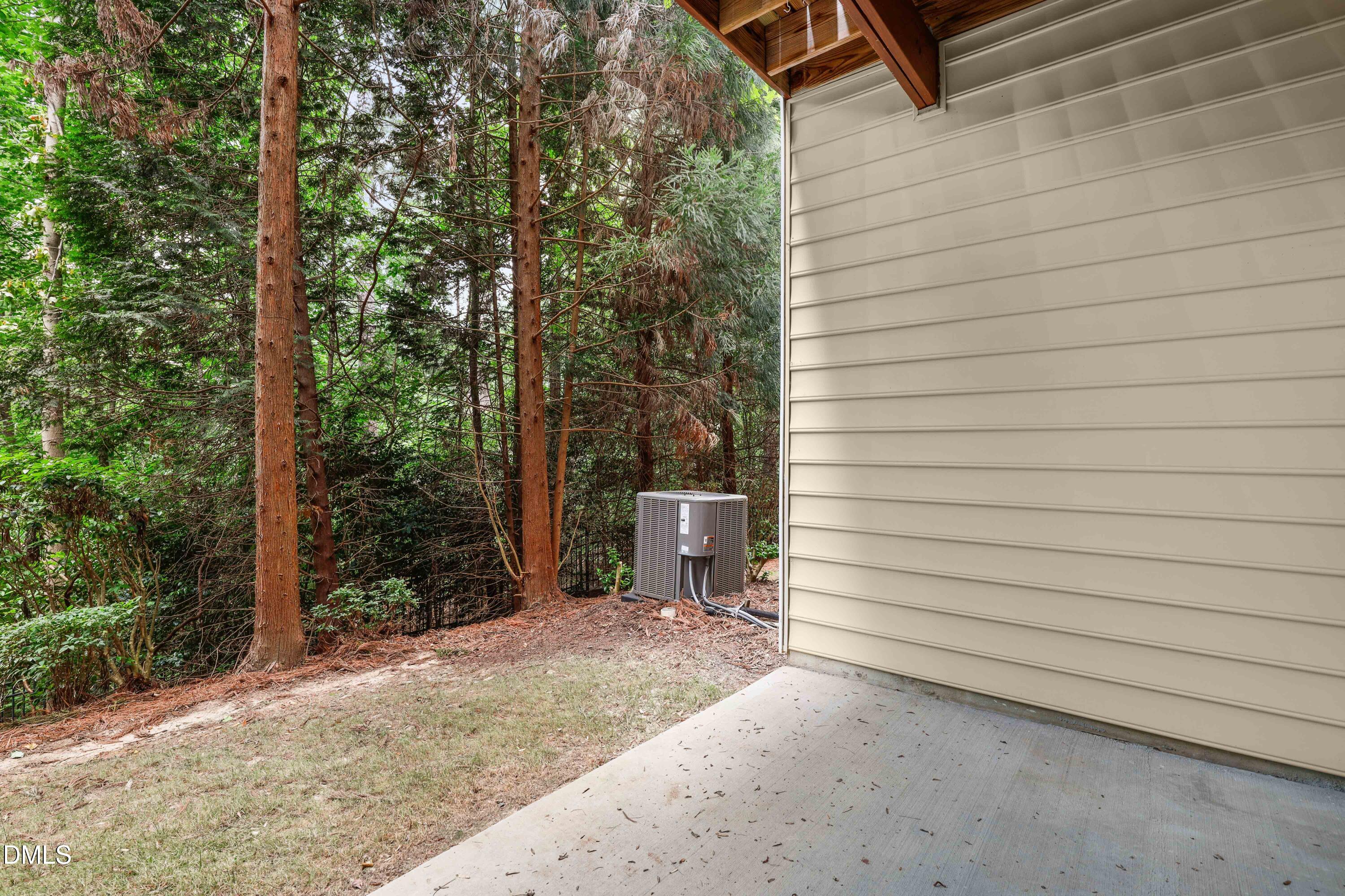 5813 Cameo Glass Way Raleigh, NC 27612 - Photo 33 of 40 34