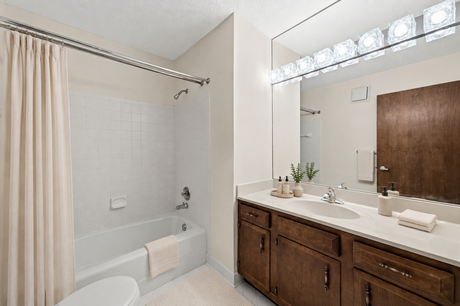9500 Collegeview Road, Unit 206 Bloomington, MN 55437 - Photo 32 of 51 Gallery Image 32