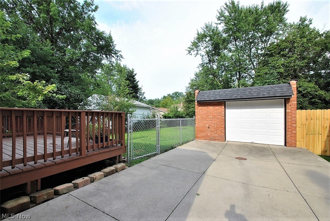 1567 Winchester Road Lyndhurst, OH 44124 - Photo 19 of 21