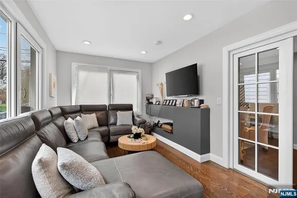 $1,599,000 | 577 Grenville Avenue, Teaneck, NJ 07666