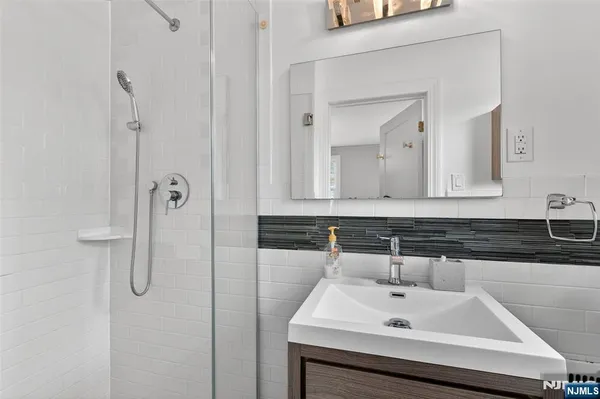 $1,599,000 | 577 Grenville Avenue, Teaneck, NJ 07666