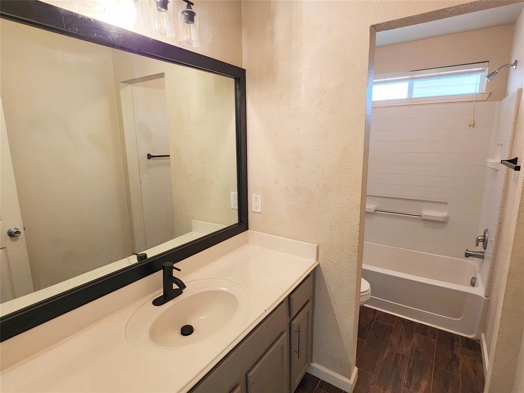 1605 Cardinal Way Aubrey, TX 76227 - Photo 20 of 22 full bathroom