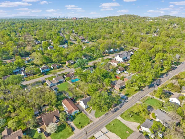 $3,000 | 902 Broadmoor Drive, Nashville, TN 37216