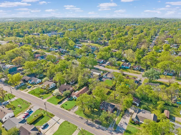 $3,000 | 902 Broadmoor Drive, Nashville, TN 37216