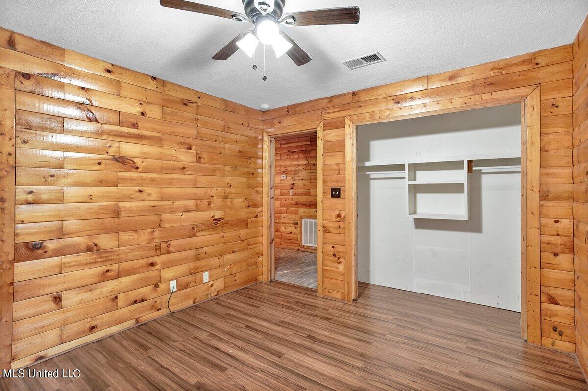 6473 Florence Road Biloxi, MS 39532 - Photo 12 of 28 HJ0A8899