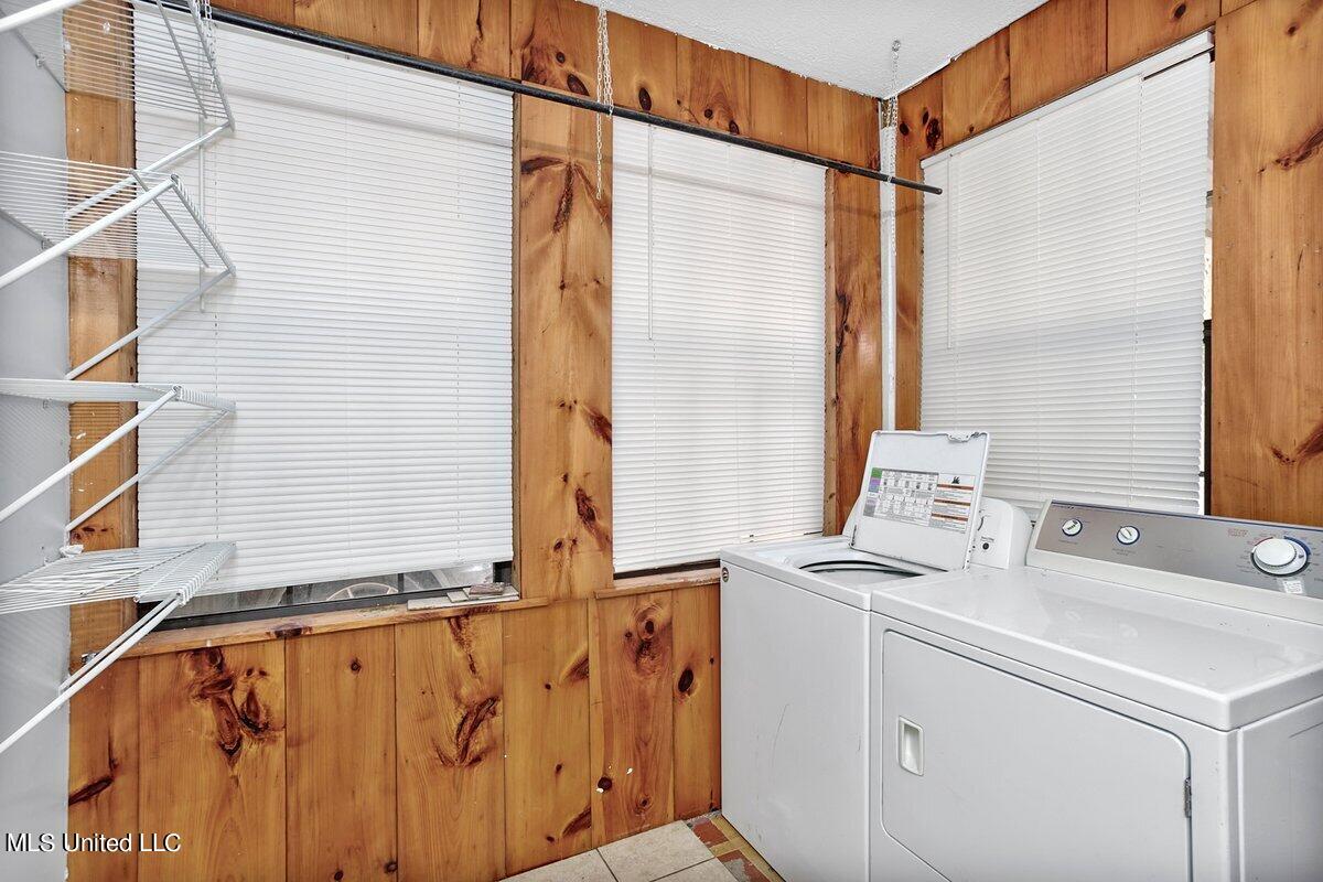 6473 Florence Road Biloxi, MS 39532 - Photo 25 of 28 HJ0A8863